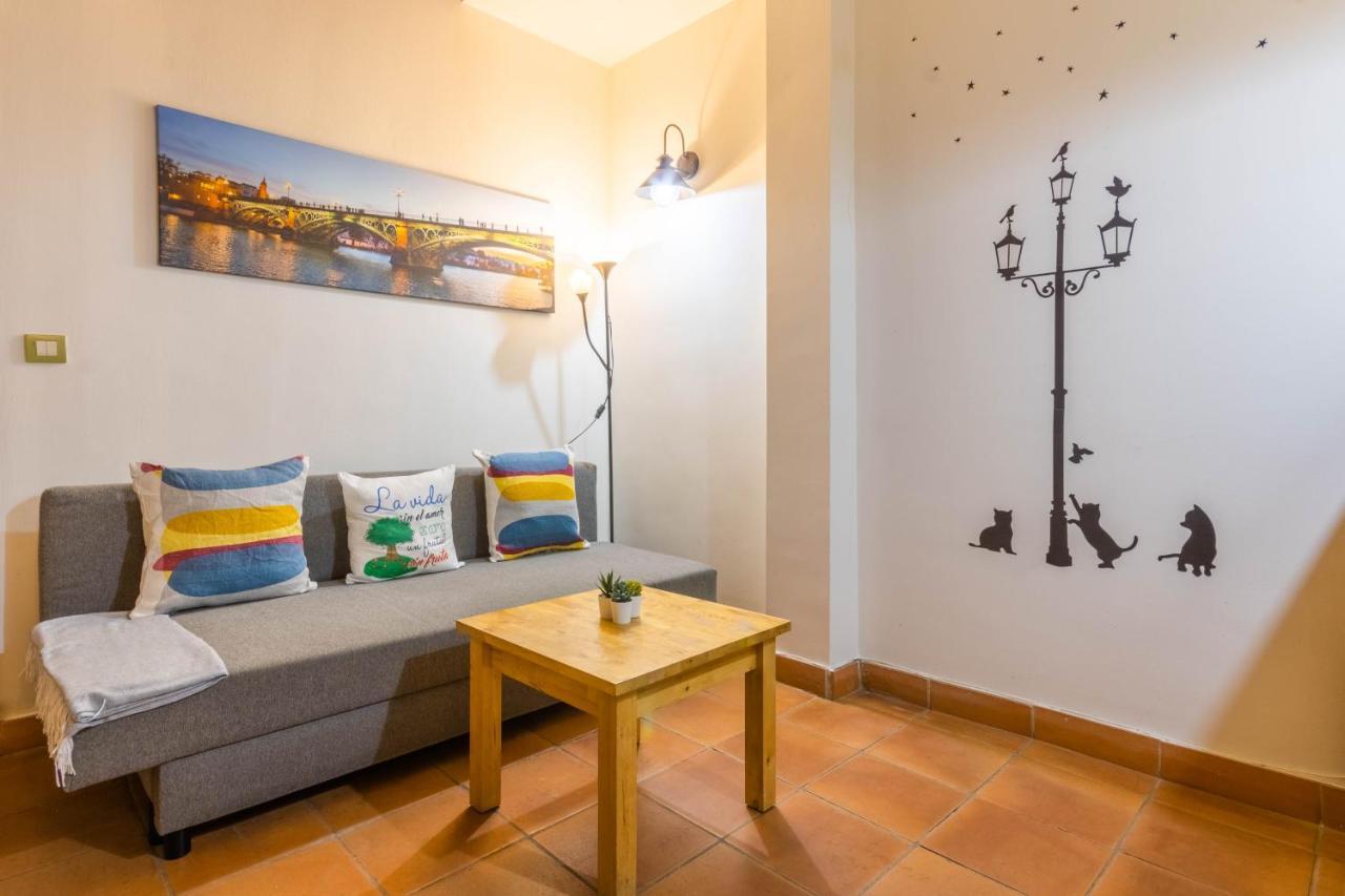 Macarena Muralla Encantada Apartment Севиля Екстериор снимка