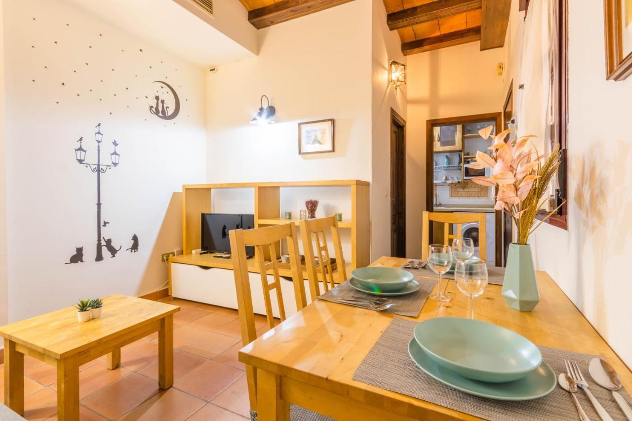 Macarena Muralla Encantada Apartment Севиля Екстериор снимка