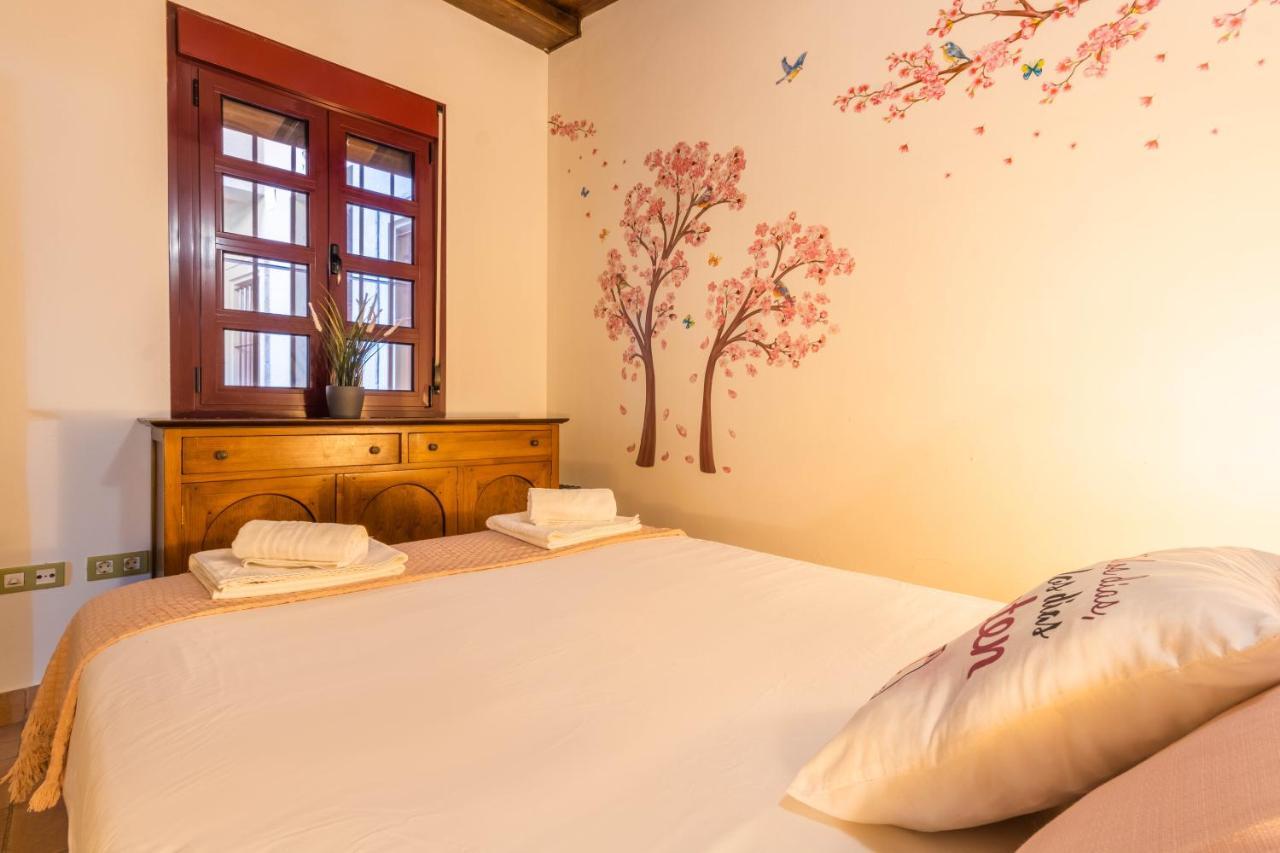 Macarena Muralla Encantada Apartment Севиля Екстериор снимка