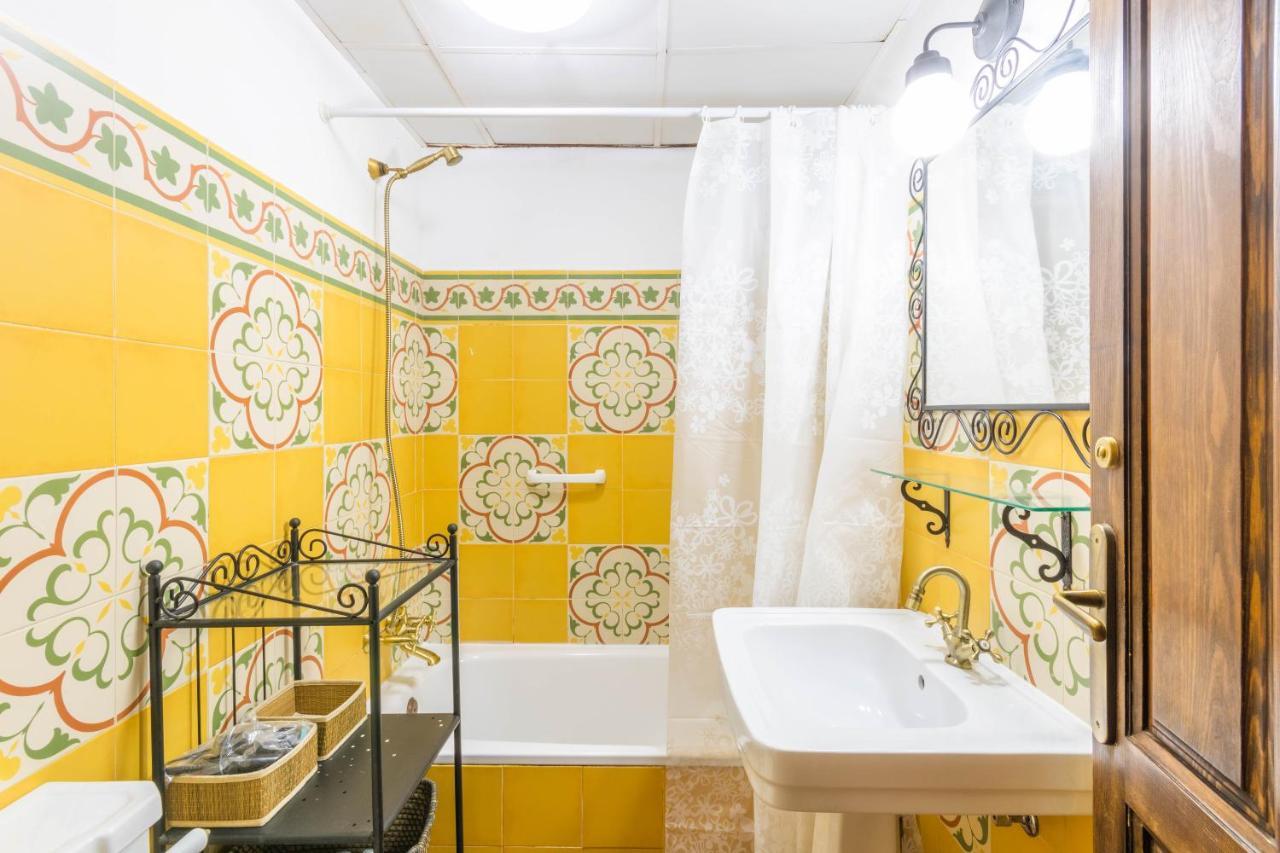 Macarena Muralla Encantada Apartment Севиля Екстериор снимка